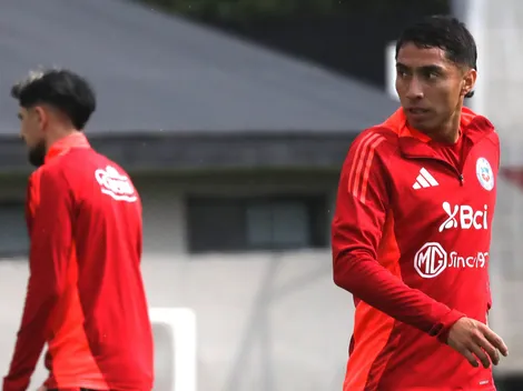 Cabral y su imagen solitaria tras no poder debutar en la Roja