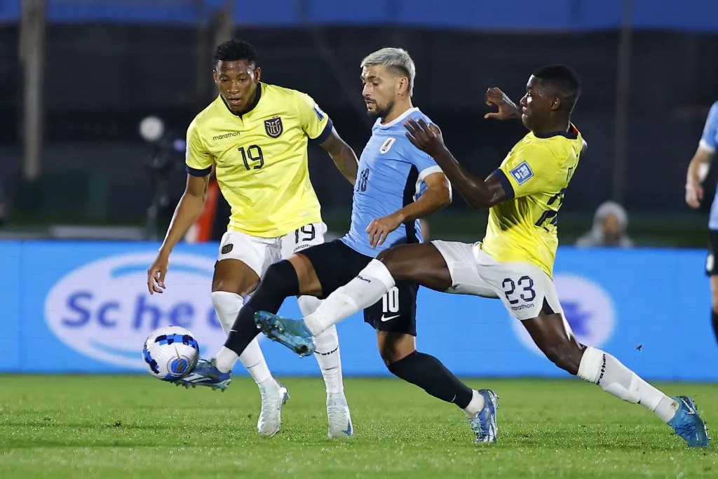 Uruguay empata con Ecuador y lleva cuatro partidos sin ganar en las Eliminatorias.  (Photo by Ernesto Ryan/Getty Images)