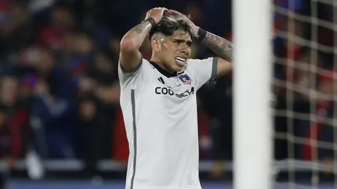 Carlos Palacios vive una pesadilla luego de dejar a la selección chilena y Colo Colo paga los platos rotos.