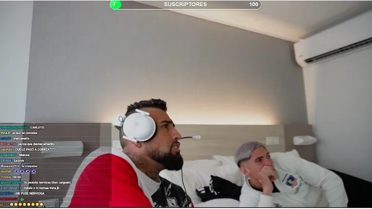 Vidal y Palacios siguieron viendo el partido de Chile vs Colombia