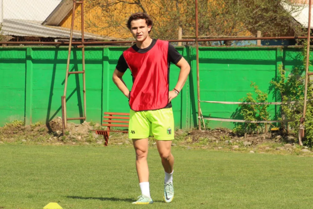 Félix Triñanes en un entrenamiento de Deportes Temuco. (Foto: Cristian Orias).