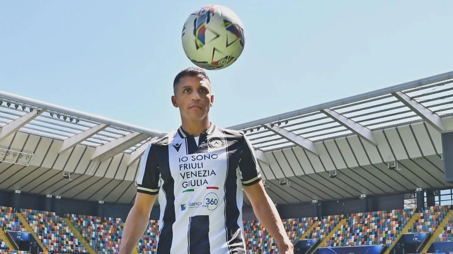 Alexis Sánchez cuenta los días para volver a jugar y así venir a ayudar a Chile. Foto: Udinese.