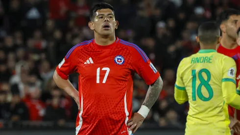 Esteban Pavez no puede estar con la Roja por una neumonía