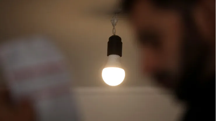 Un grupo de personas podrán postular al Subsidio de Luz independiente de su tramo en el Registro Social.