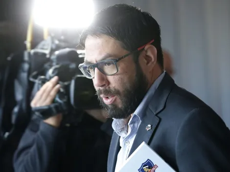 Camacho acusa "golpe de estado" en Colo Colo: "Soy el presidente"