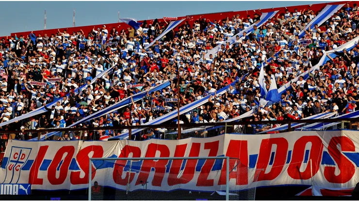 Los hinchas de la UC llenarán la galería sur del Santa Laura.