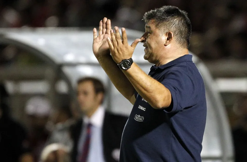El Bichi Borghi en acción como DT de la selección chilena. (Andrés Piña | Photosport).
