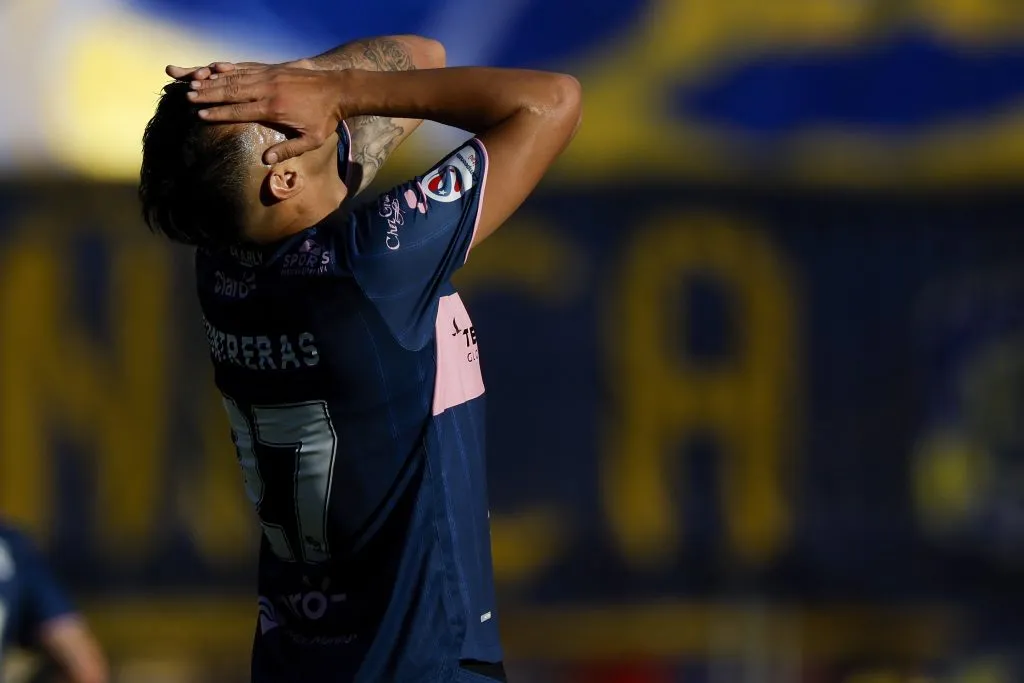 Rodrigo Contreras refleja el sentir de Everton tras la caída ante La Calera. (Andrés Piña/Photosport).