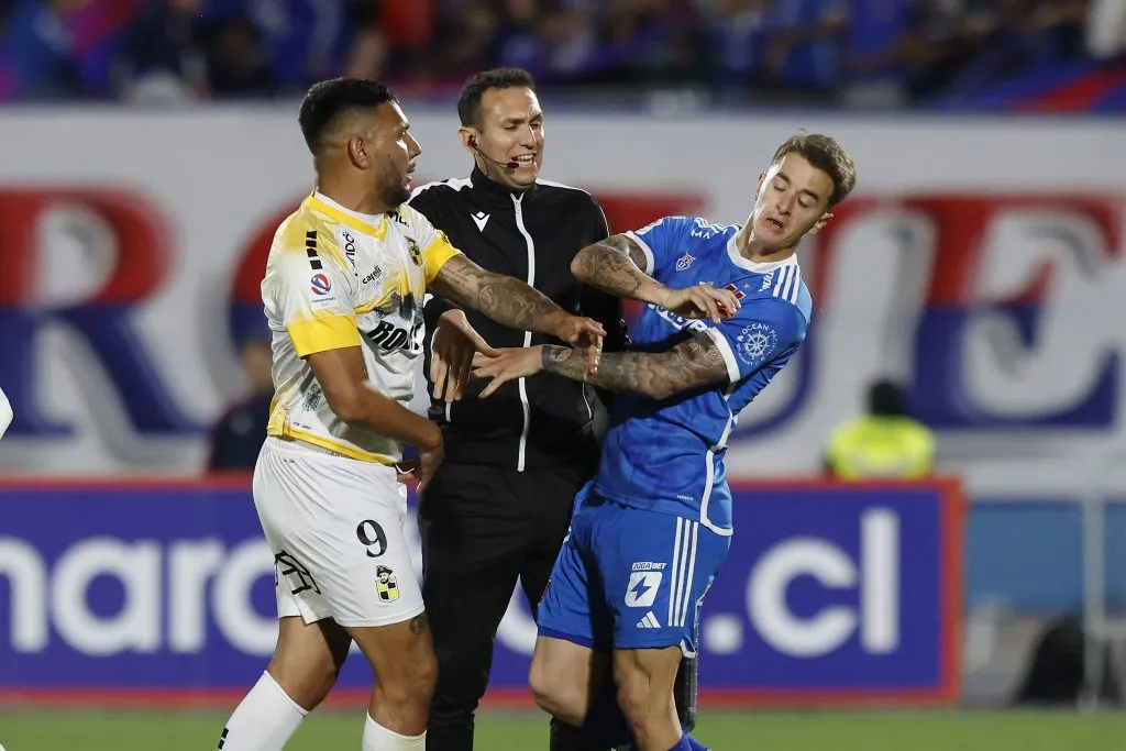 La pelea en Ñuñoa/Photosport