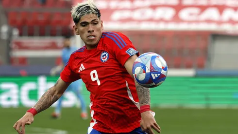 Carlos Palacios dejó la selección chilena acusando problemas personales y se llenó de críticas, por lo que Colo Colo salió a respaldarlo.