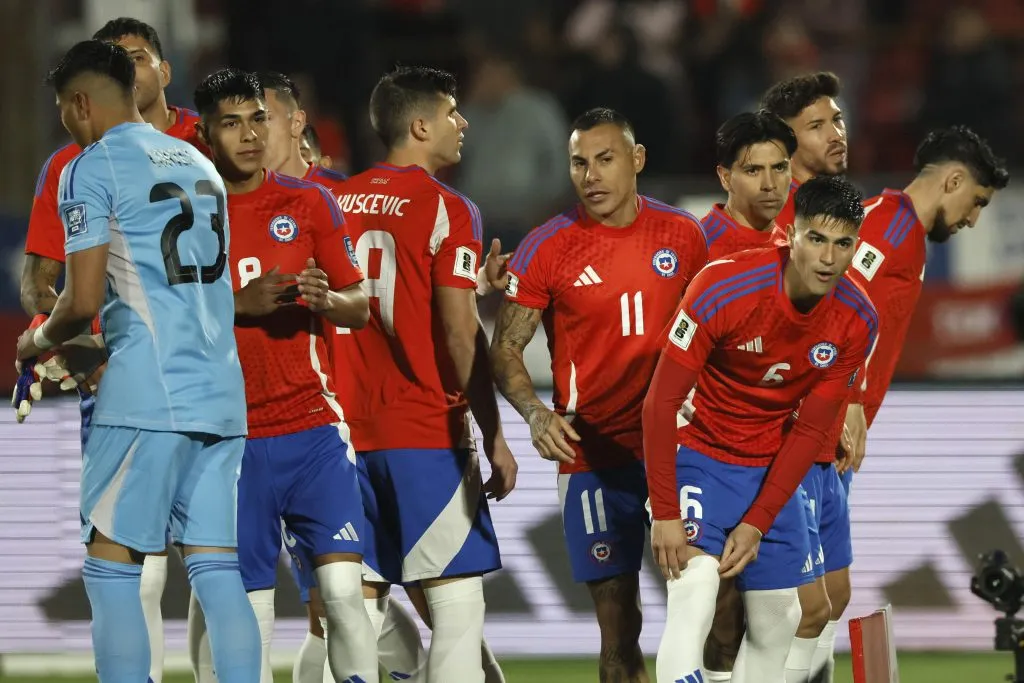 Tras la derrota ante Brasil, se agudó aún más la crisis en la Roja /Photosport