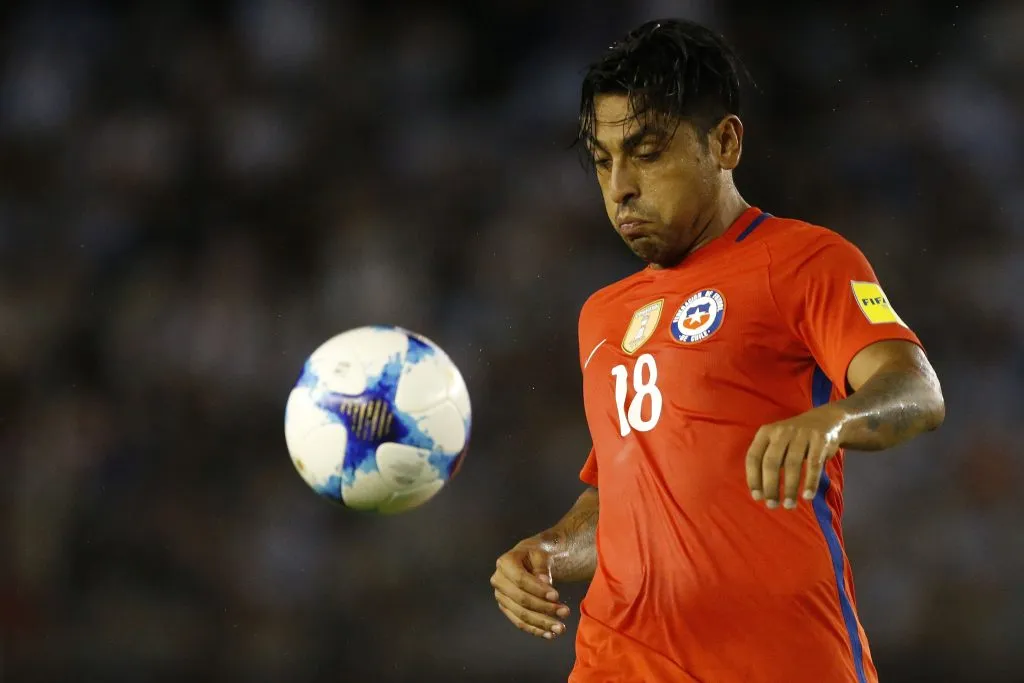 Gonzalo Jara en acción por la selección chilena. (Andrés Piña/Photosport).
