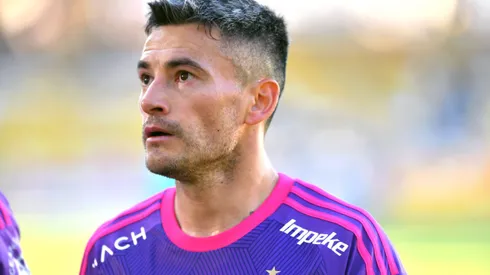 Charles Aránguiz fue capitán en el encuentro de ida ante Coquimbo Unido.