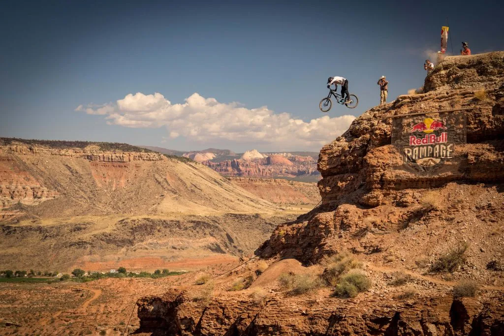 Kyle Strait en una de las prácticas del Red Bull Rampage en Utah, USA. Foto: Christian Pondella / Red Bull Content Pool.