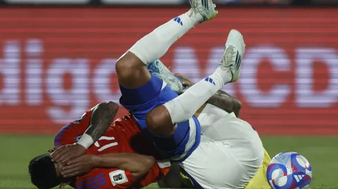 Esteban Pavez terminó con dolencias físicas en la Roja.