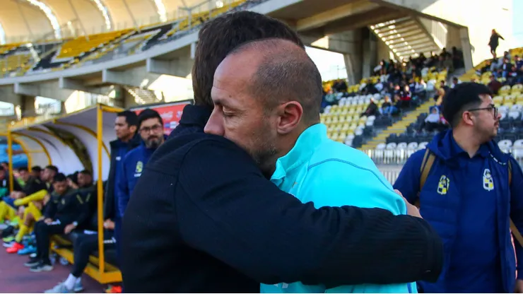 Marcelo Díaz recibió el consuelo de Fernando Díaz.