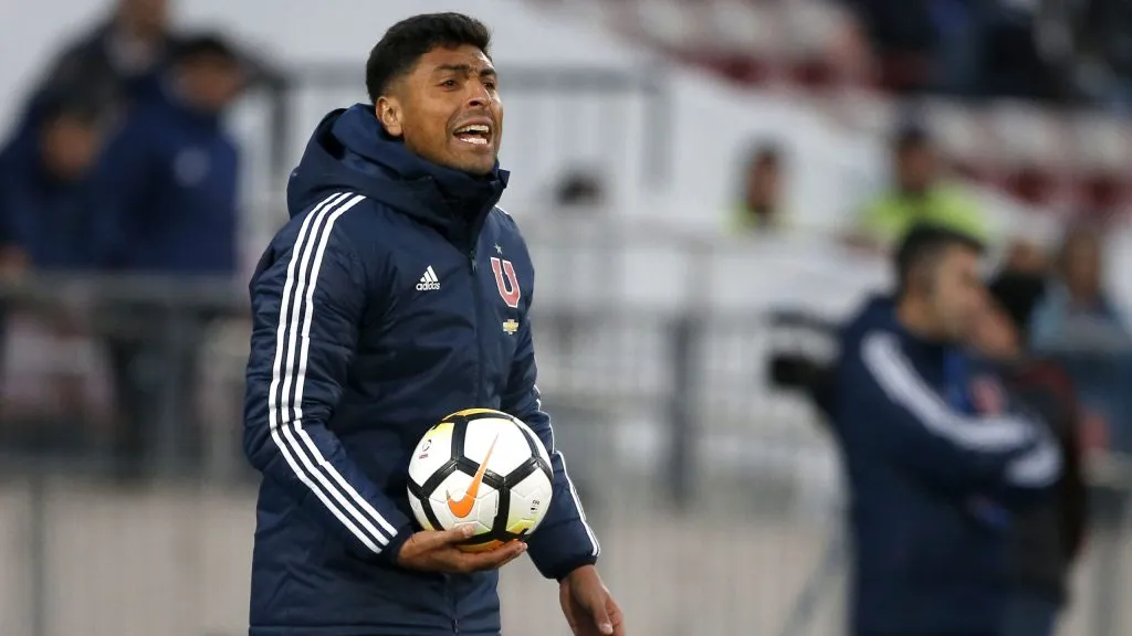 Gonzalo Jara no está de acuerdo con la decisión de la U. Foto: Photosport