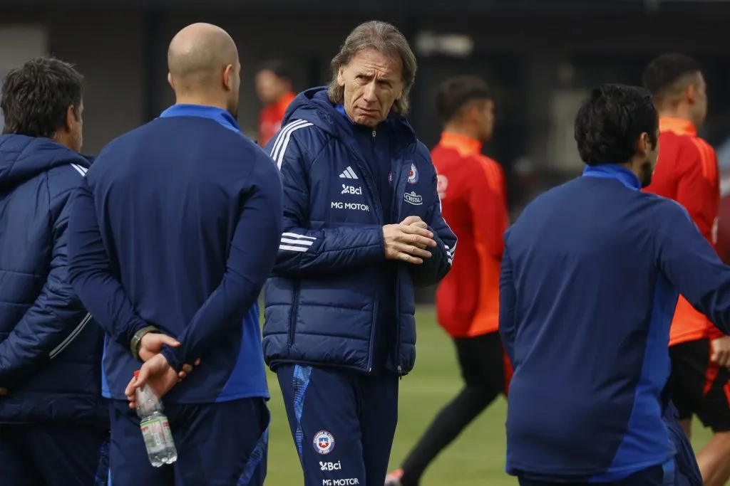 Ricardo Gareca mueve sus piezas en la Roja. Foto: Dragomir Yankovic/Photosport
