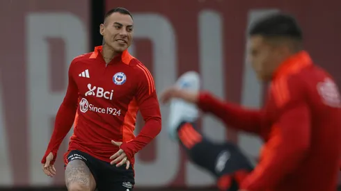 Eduardo Vargas salió en la última prueba de formación de la Roja