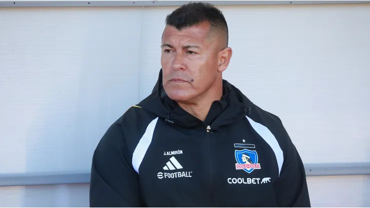 Almirón y las alternativas que cuenta en Colo Colo para suplir a los seleccionados.