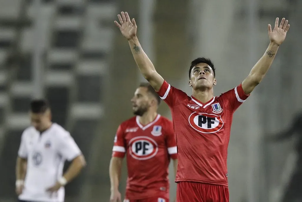 Brian Fernández le anotó dos goles a Colo Colo en su último partido por Unión La Calera. (Felipe Zanca/Photosport).