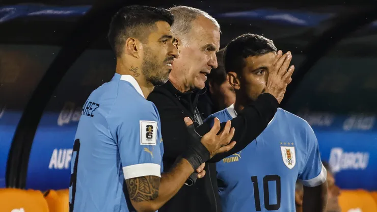 La disputa entre Luis Suárez y Marcelo Bielsa suma y sigue.