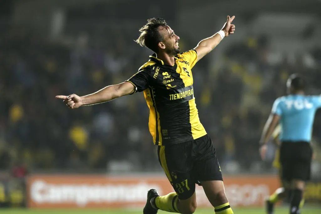 Salvador Sánchez será baja en Coquimbo Unido por un terrible accidente en su casa. Foto: Photosport.