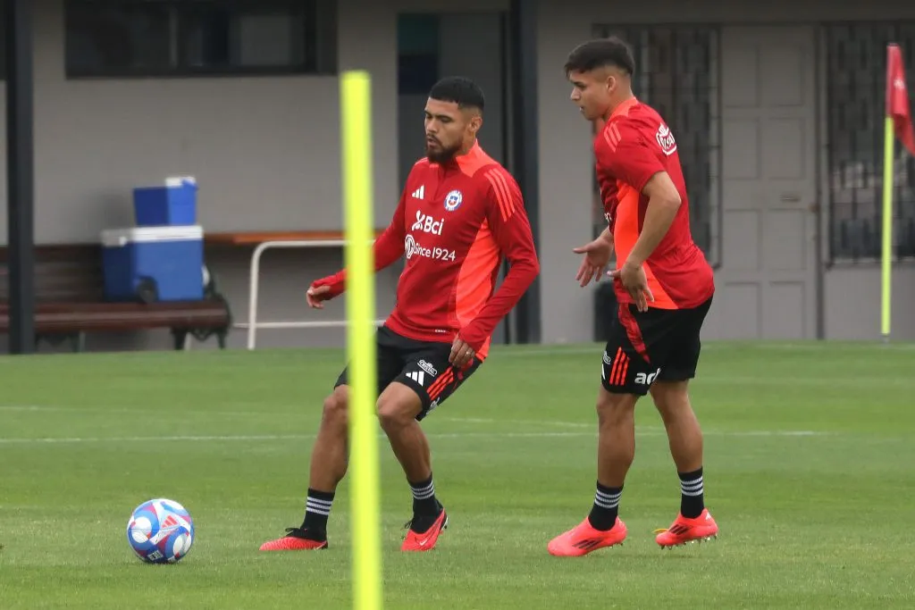Hormazábal entrena junto a Paulo Díaz en la Roja