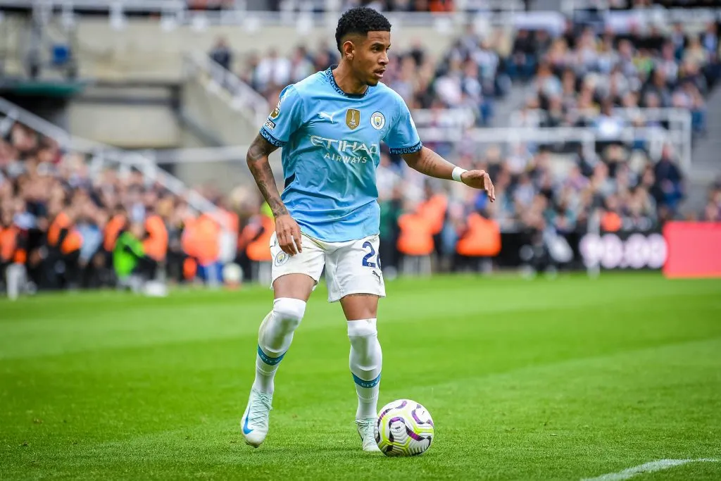 Savinho en acción ante el Newcastle por la Premier League. (Foto: Imago).