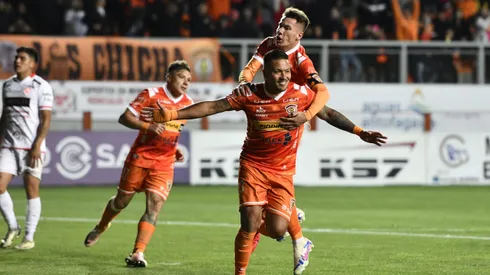 Javier Parraguez marcó dos goles en el triunfo de Cobreloa.