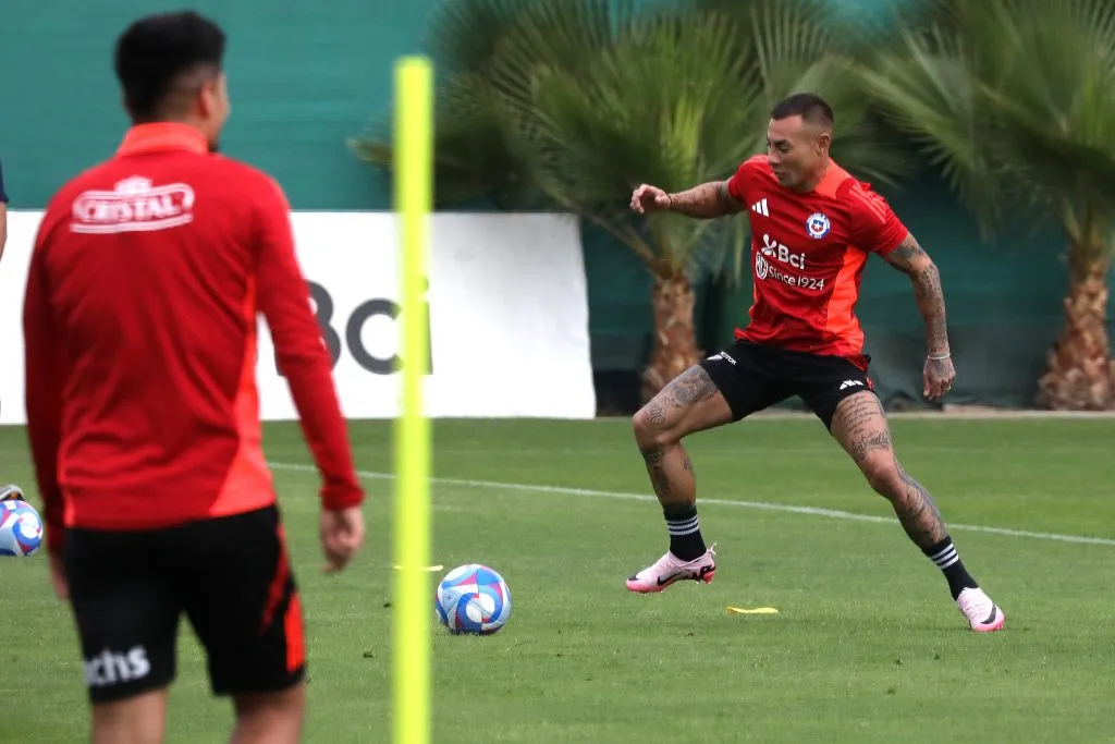 Eduardo Vargas es el único que queda de la Generación Dorada en la Roja. Foto: Javier Salvo/Photosport
