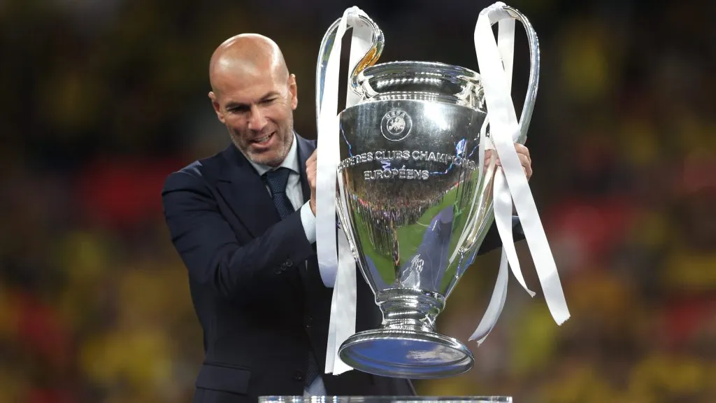 Zidane fue destacado entre los mejores de este siglo.