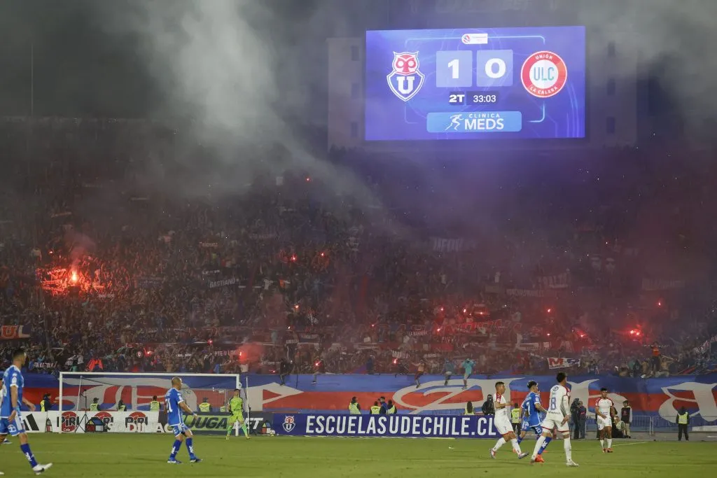 Los hinchas de la U se verán afectados por el aforo en Copa Chile. Foto: Dragomir Yankovic/Photosport