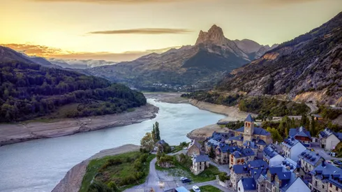 España fue el sexto país preferido como destino por turistas chilenos en 2023.