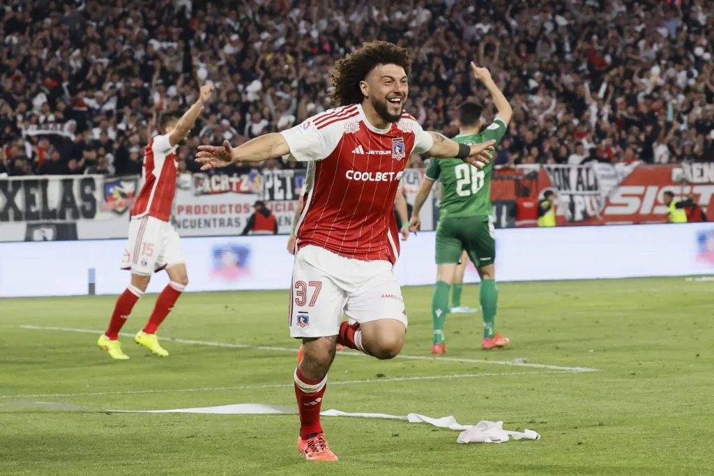 Maximiliano Falcón marcó un gol clave para Colo Colo en el rol de 9 de Javier Correa. Foto: Photosport.