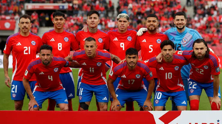 Los jugadores de Chile posan en la previa del partido ante Bolivia, en las Eliminatorias Sudamericanas 2026.
