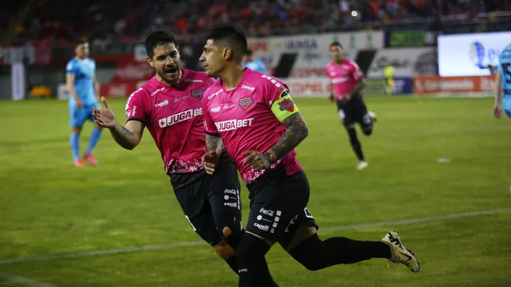 Patricio Rubio anotó el primer tanto para Ñublense.