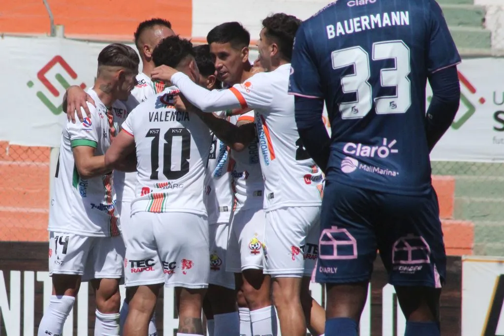 Cobresal sufrió hasta el final: le ganó a Everton y respira en el torneo | Photosport