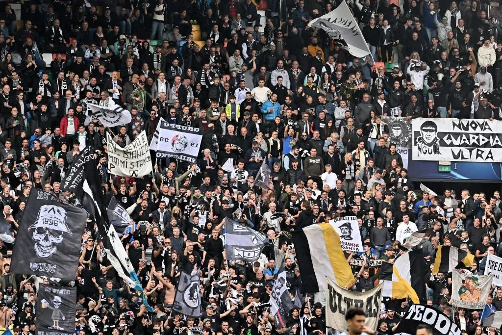Los hinchas de Udinese celebraron con todo. Foto: Udinese