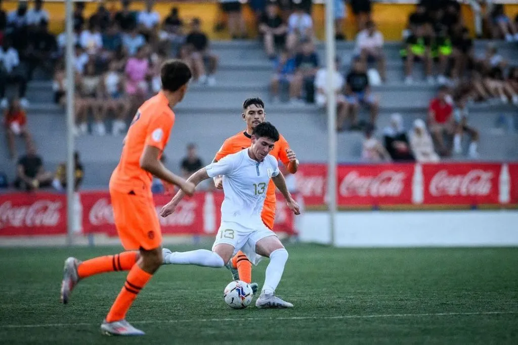 Marco Oroná en acción por la selección Sub 20 de Uruguay en España. (Captura Instagram).