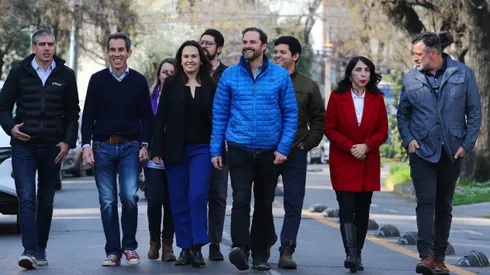Santiago 28 de agosto 2024. Los candidatos a alcalde: Karla Rubilar (Puente Alto), Felipe Alessandri (Lo Barnechea), Jaime Bellolio (Providencia), Camila Merino (Vitacura), Sebastián Sichel (Ñuñoa), José Manuel Palacios (La Reina), e Isabel Valenzuela (Colina) se refieren a la crisis de seguridad en la Región Metropolitana y anuncian su compromiso y trabajo conjunto con Carabineros para enfrentar la delincuencia. En la oportunidad también se referirán al del plan Calles Sin Violencia y la necesidad urgente de implementar medidas para frenar la ola de homicidios de las últimas semanas. 19ª Comisaría de Providencia Edwin Navarro/Aton Chile