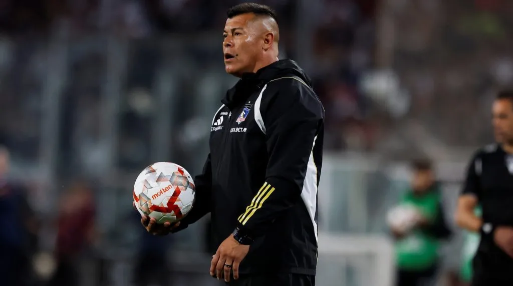 Pavez espera que no le den muchas fechas de castigo a Almirón.