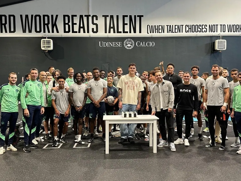 Esta fue la última aparición de Alexis Sánchez en Udinese, en el gimnasio y sin poder hacer fútbol. Su situación complica a Chile y Ricardo Gareca. Foto: Udinese.