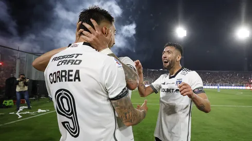 Javier Correa celebra junto al Huaso Isla en Colo Colo.