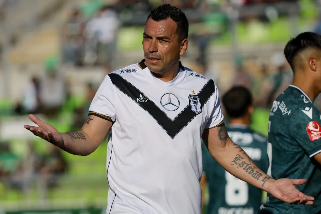 Esteban Paredes amargó a Jaime García. Foto: Andres Pina/Photosport