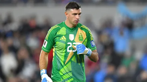 Emiliano Martínez fue castigado por la FIFA.