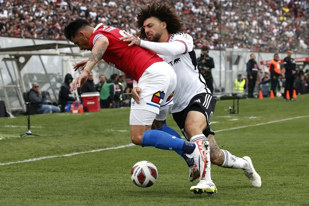 Un nuevo enfrentamiento entre Maximiliano Falcón contra Fernando Zampedri. Foto: Javier Salvo/Photosport