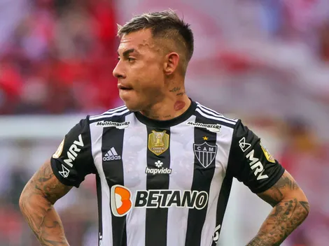 Edu Vargas sigue sin gol en Brasil y preocupa a la Roja