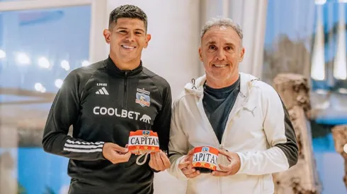 Esteban Pavez le realizó un regalo cargado de historia a Marcelo Espina.