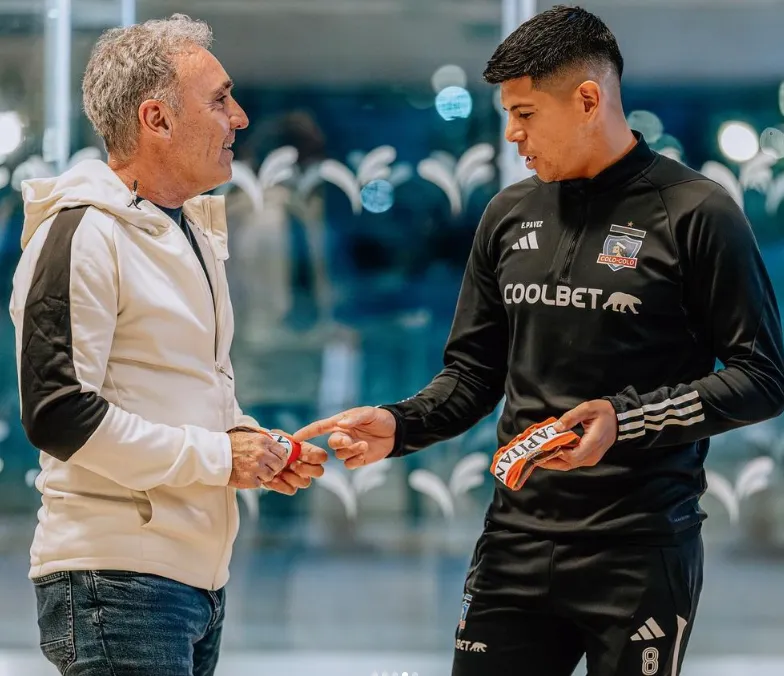 Esteban Pavez y Marcelo Espina utilizan la misma jineta en Colo Colo. Foto: Instagram.